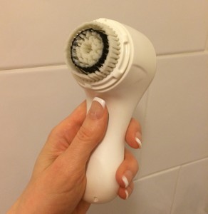 Mia Facial Brush